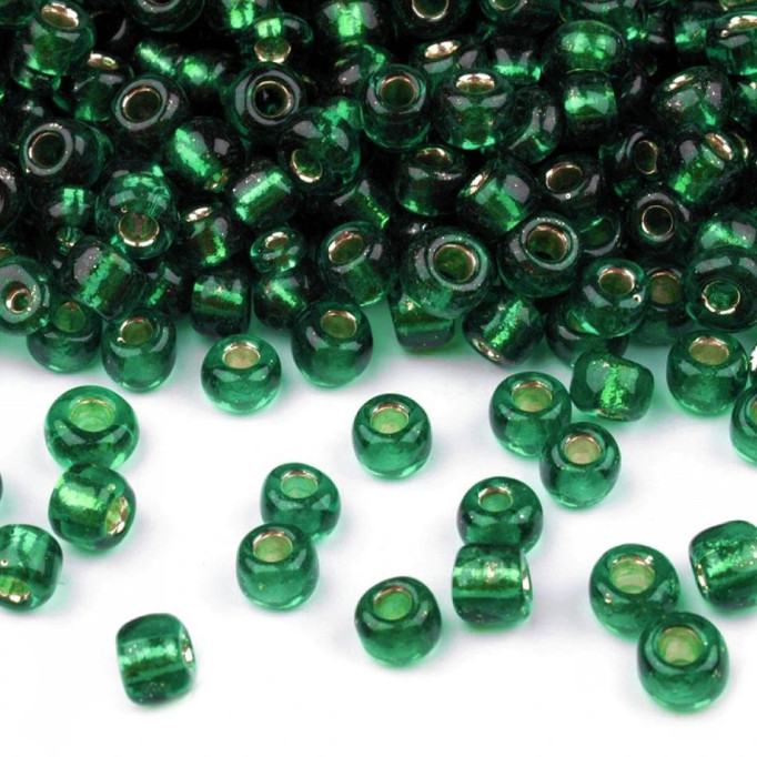 Glass seed beads 6/0 with 4mm extension (10 grams) - Color: green