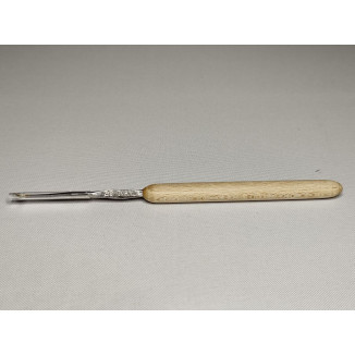 Crochet hook with wooden handle (0.60 mm)