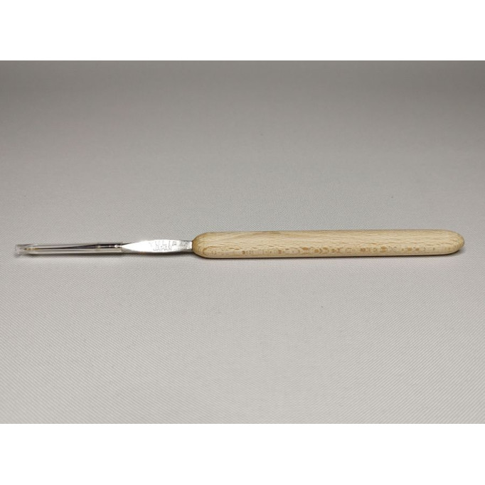 Crochet hook with wooden handle (0.60 mm)