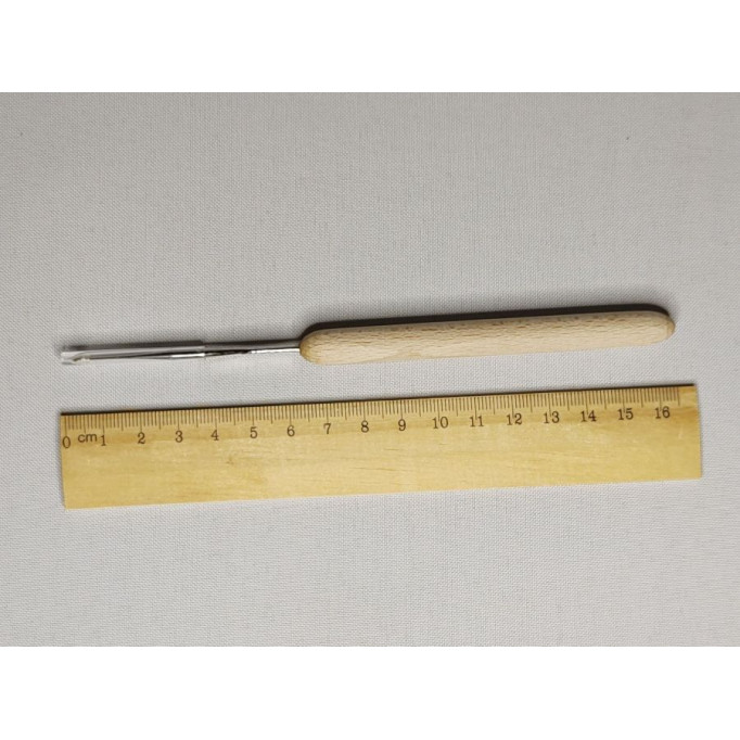 Crochet hook with wooden handle (0.60 mm)